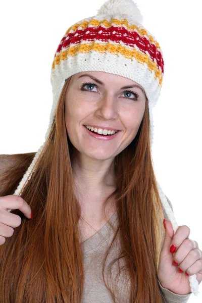 Mladá šťastná žena v pletené čepici — Stock fotografie