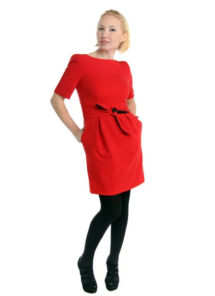 Ευτυχισμένη νεαρή γυναίκα με κόκκινο φόρεμα. — Φωτογραφία Αρχείου