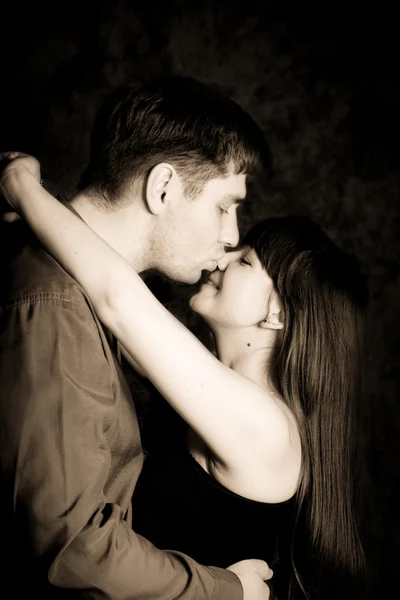 Bacio romantico — Foto Stock