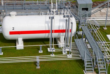 Tank ve boru gaz ile