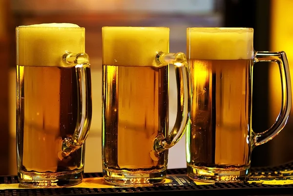 Drie glazen van bier — Stockfoto