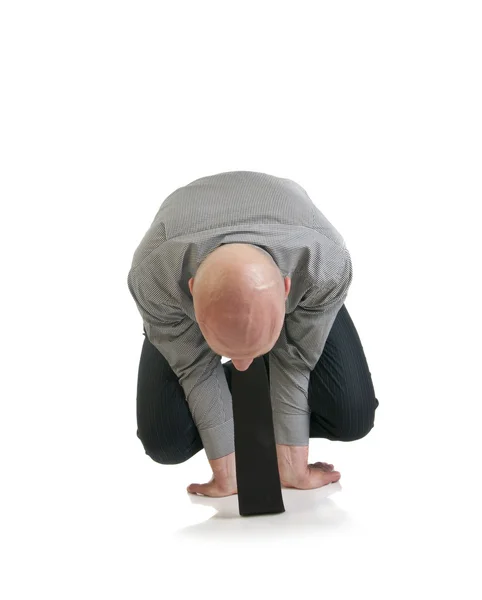 Hombre de negocios haciendo yoga —  Fotos de Stock