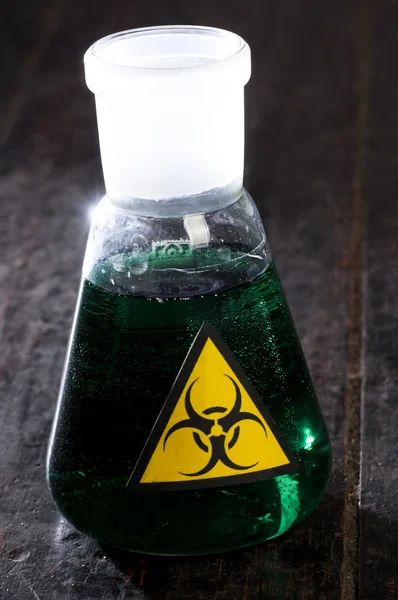 Medizinschlauch mit Symbol Biohazard — Stockfoto