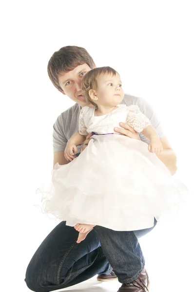 Homem feliz e bebê isolado sobre um fundo branco — Fotografia de Stock