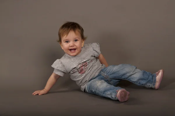 Portret van een heel lief klein kind — Stockfoto