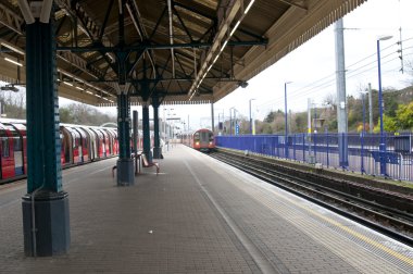 Ealing ortak Londra Yeraltı