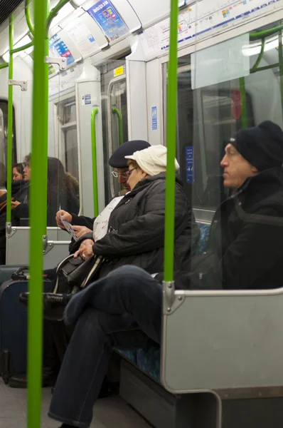 ロンドンの地下の列車 — ストック写真