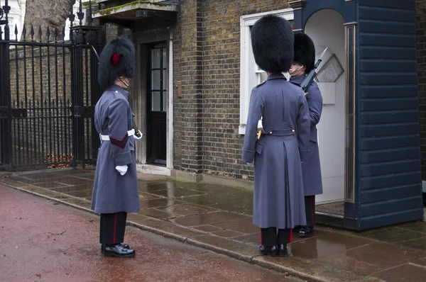 stock image Marching guardsmen, London