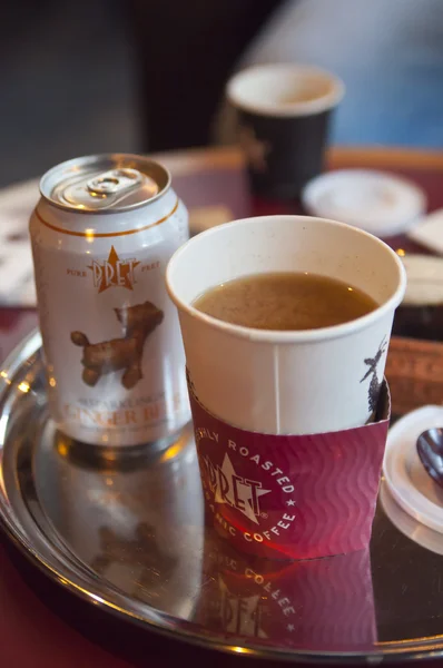 Pret A Manger restaurant food.coffee and ginger beer — Stock Photo, Image