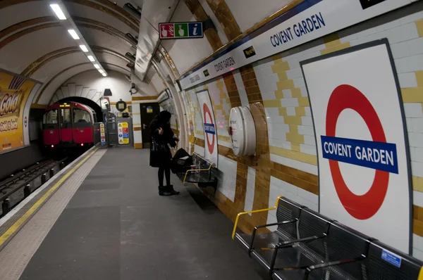 Covent garden Londra metro — Stok fotoğraf