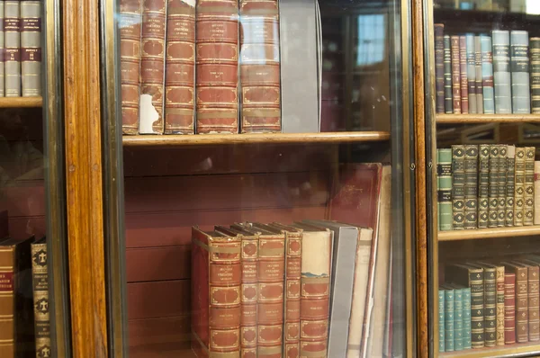Régi könyvek. A British Museum nagy Russel Street, London, Egyesült Királyság — Stock Fotó