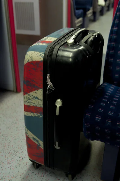 在火车上快速现代的手提箱 — 图库照片