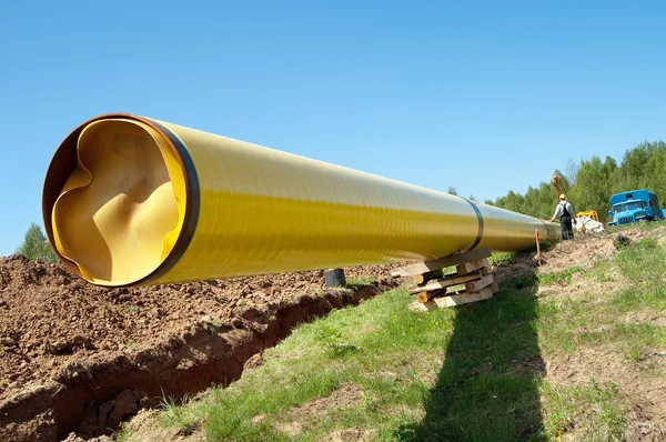 Gas pipelines against blue sky — Stock Photo, Image