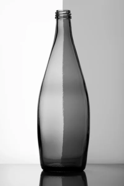 Botella, blanco y negro — Foto de Stock