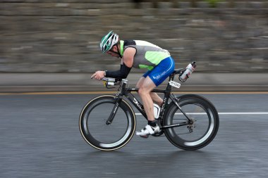 Cyclist, Alan Bingham (1587), panning technique clipart