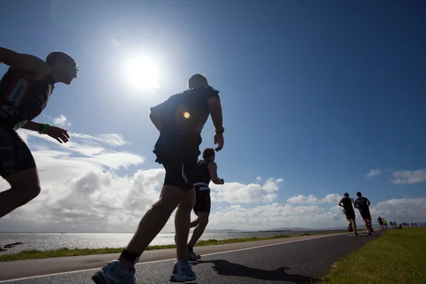 Koşucular, triatlon — Stok fotoğraf