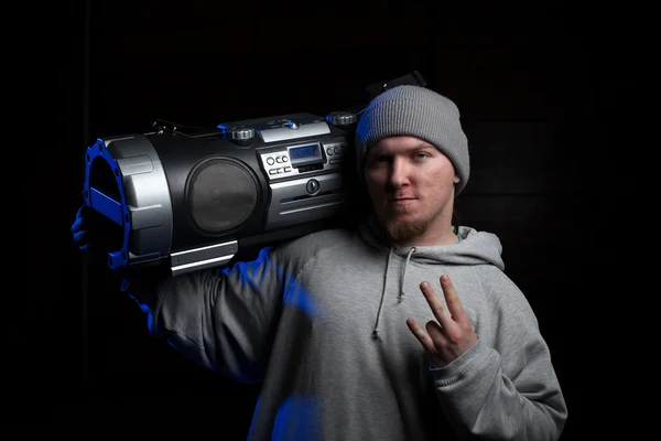 Man with boombox — Stock Photo, Image