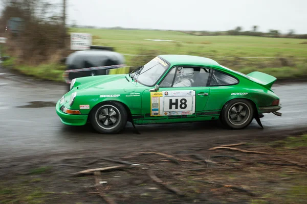 J.spiers fahren Porsche 911 — Stockfoto