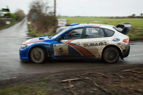 D.O 'Riordan mengendarai Subaru WRC S12 — Stok Foto
