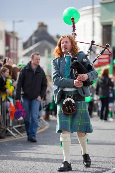 Bagpipes musician performs at the St.Patrick — Stock Photo, Image