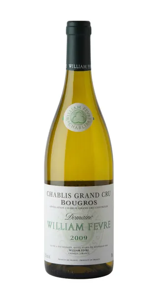White Wine 2009 William F:vre Chablis Champs Royaux, isolated — стоковое фото