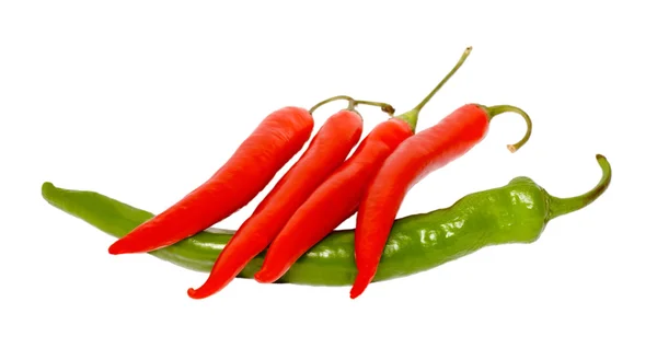 Chile de pimenta vermelha em pimenta verde — Fotografia de Stock