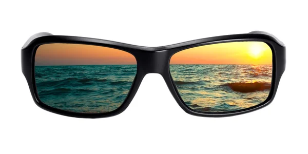 Seascape reflection in spectacles — Stock Photo, Image