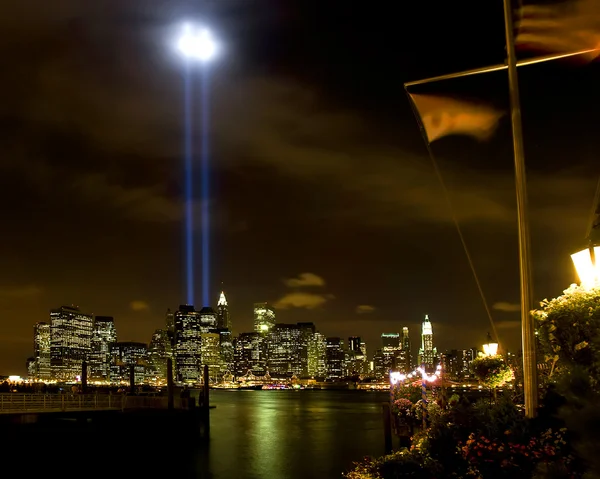 911 wtc memorial licht eerbetoon in manhattan downtown — Stockfoto
