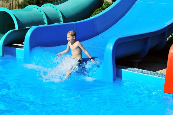 Ner till pool — Stockfoto