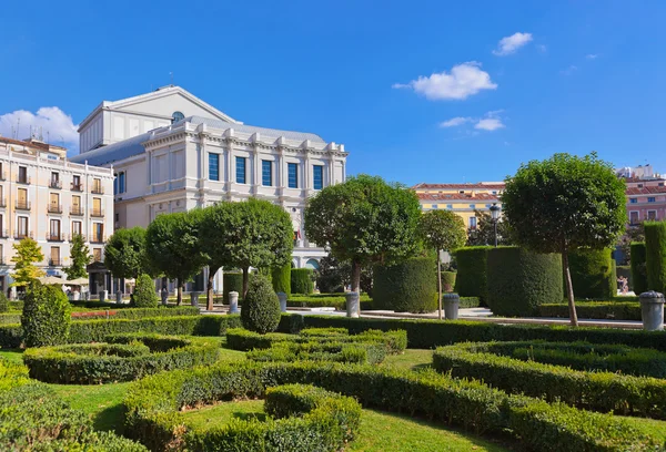 Park in der Nähe des königlichen Palastes - Madrid — Stockfoto