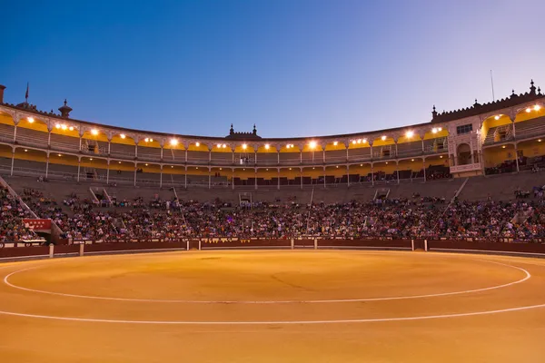 Tjurfäktning arena corrida på madrid Spanien — Stockfoto