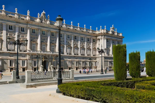 Palazzo Reale e parco a Madrid Spagna — Foto Stock
