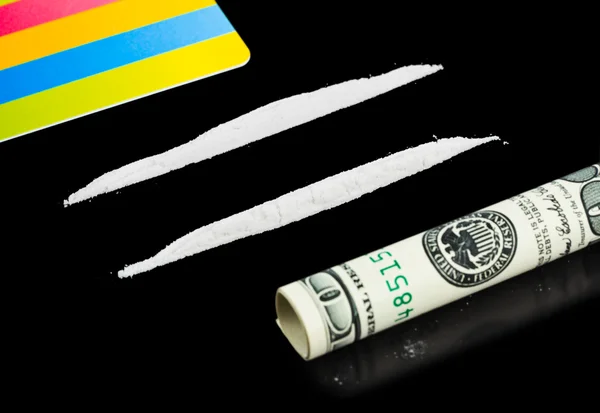 Cocaina, denaro e carta di plastica — Foto Stock