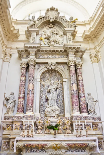 Wnętrze kościoła w dubrovnik Chorwacja — Zdjęcie stockowe