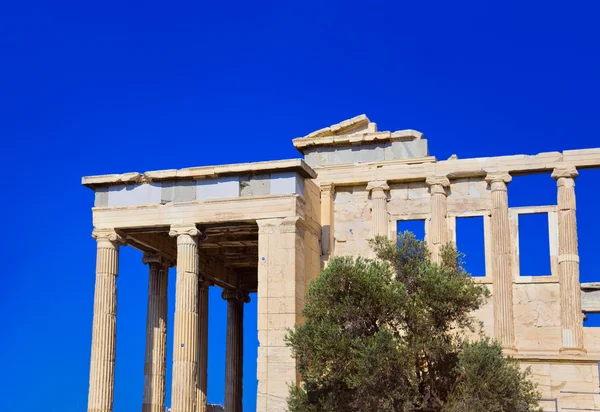 Erechtheum chrám v Akropoli v Aténách, Řecko — Stock fotografie