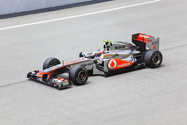 SEPANG, MALAYSIA APRIL 8: Jenson Button (tim Vodafone McLaren — Stok Foto