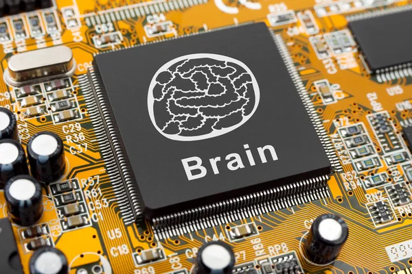 Symbole cérébral sur puce d'ordinateur — Photo