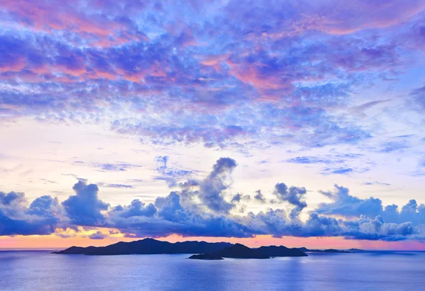 Praslin-sziget naplementekor — Stock Fotó