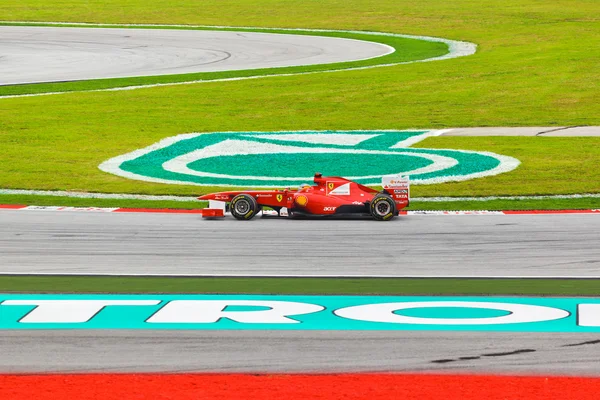 SEPANG, MALASIA - 9 DE ABRIL: Fernando Alonso (equipo Scuderia Ferrar — Foto de Stock