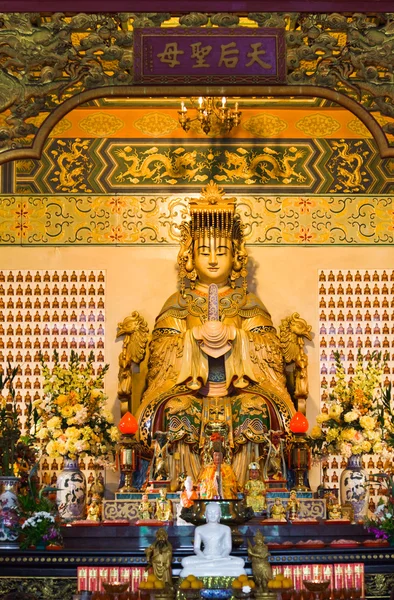 Статуя в храме Тиан Хоу в Куала-Лумпуре, Малайзия — стоковое фото