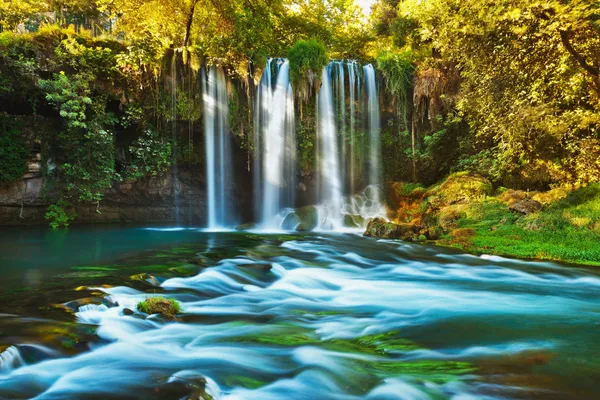 Waterval Dudenpark op antalya Turkije — Stockfoto