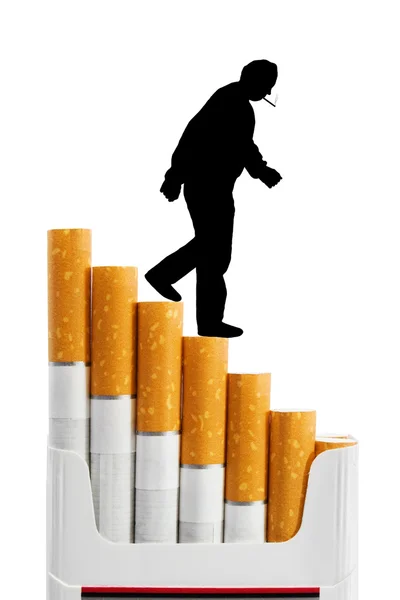 Fumador nas escadas dos cigarros — Fotografia de Stock
