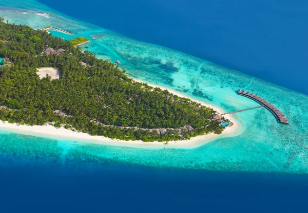 Tropische Insel auf den Malediven — Stockfoto