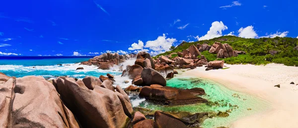 Panorama des tropischen Strandes auf den Seychellen — Stockfoto