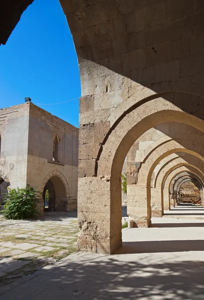Courtyard of the Sultanhani caravansary at Turkey — Stock Photo, Image