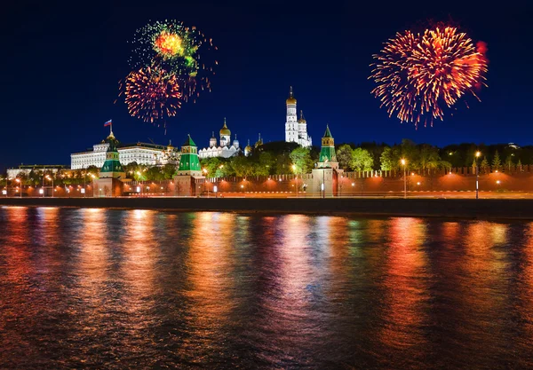 Πυροτεχνήματα πάνω από το Κρεμλίνο της Μόσχας — Φωτογραφία Αρχείου
