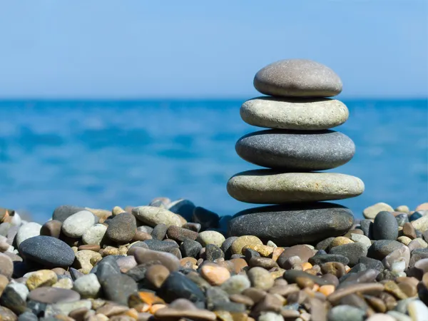 Stack of stones on beach — Stock Photo, Image