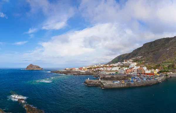 Panorama von Garachico auf der Insel Teneriffa - Kanarienvogel — Stockfoto