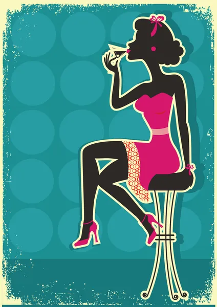 Retro kvinna sitter och dricka martini i rosa klänning — Stock vektor