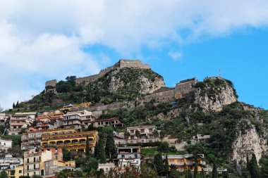 saracen kale ve manastır taormina Sicilya yukarıda monte tauro